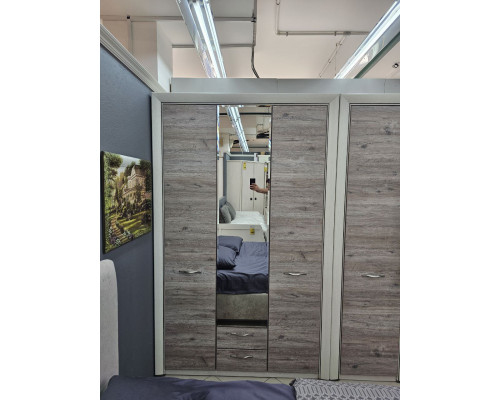 Оливия Шкаф 3D2S Z с экспозиции